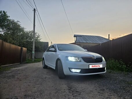 2015 Skoda Octavia III (A7), белый, 625000 рублей, вид 3