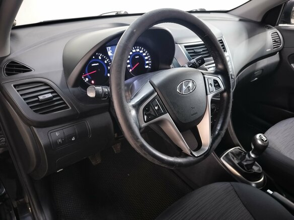 2014 Hyundai Solaris I Рестайлинг, чёрный, 530000 рублей - вид 8