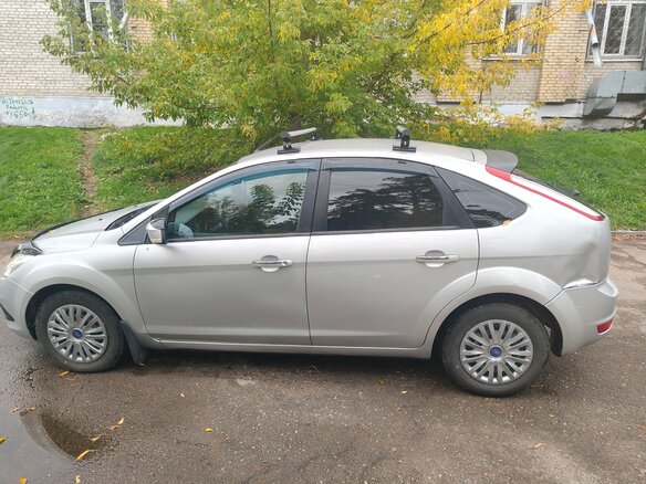 2010 Ford Focus II Рестайлинг, серебристый, 340000 рублей - вид 4