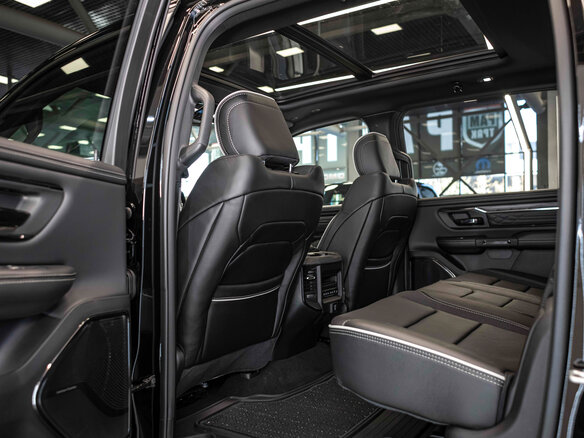 2026 Ram 1500 Crew Cab eTorque V Рестайлинг, чёрный, 11478302 рублей - вид 16