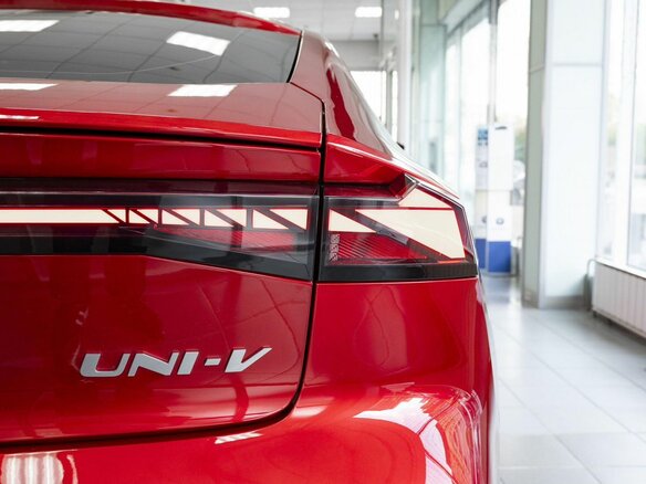 2024 Changan UNI-V I, красный, 2650000 рублей - вид 14