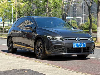 2023 Volkswagen Golf VIII, серый, 1650000 рублей, вид 1