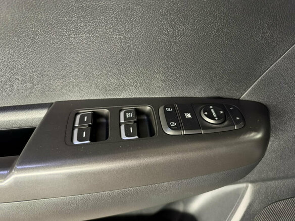 2018 Kia Sportage IV Рестайлинг, серый, 1810000 рублей - вид 9