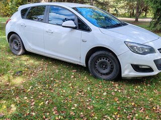 2014 Opel Astra J Рестайлинг, белый, 600000 рублей, вид 3