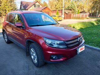 2013 Volkswagen Tiguan I Рестайлинг, красный, 1000000 рублей, вид 2