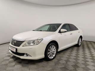 2013 Toyota Camry VII (XV50), белый, 1220000 рублей, вид 1