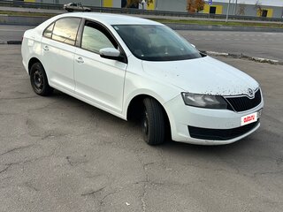 2018 Skoda Rapid I Рестайлинг, белый, 650000 рублей, вид 3