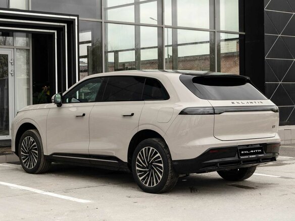 2025 Exeed Exlantix ET, бежевый, 6990000 рублей - вид 6