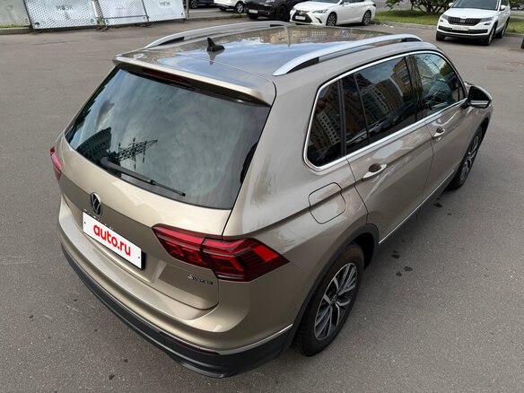 2021 Volkswagen Tiguan II Рестайлинг, коричневый, 2990000 рублей - вид 12