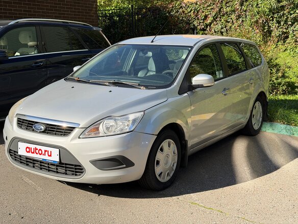 2010 Ford Focus II Рестайлинг, серебристый, 399000 рублей