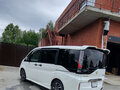 2016 Honda Stepwgn V, белый, 1800000 рублей - вид 4