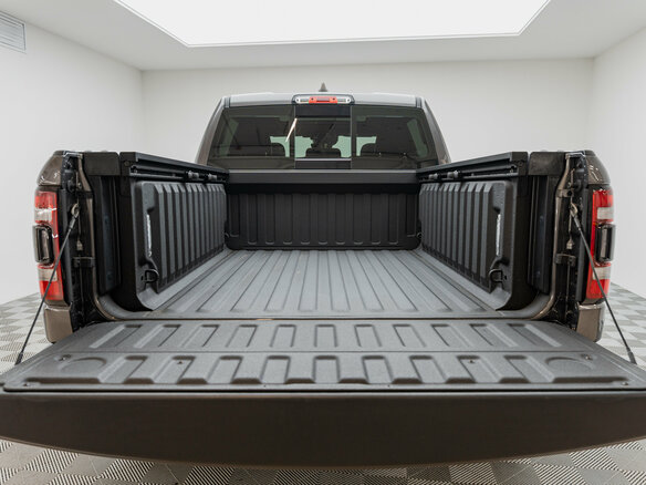 2024 Ram 1500 Crew Cab eTorque V, серый, 10990000 рублей - вид 8