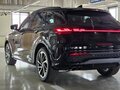 2025 Audi Q5 40 TDI III (GU), чёрный, 6900000 рублей - вид 3