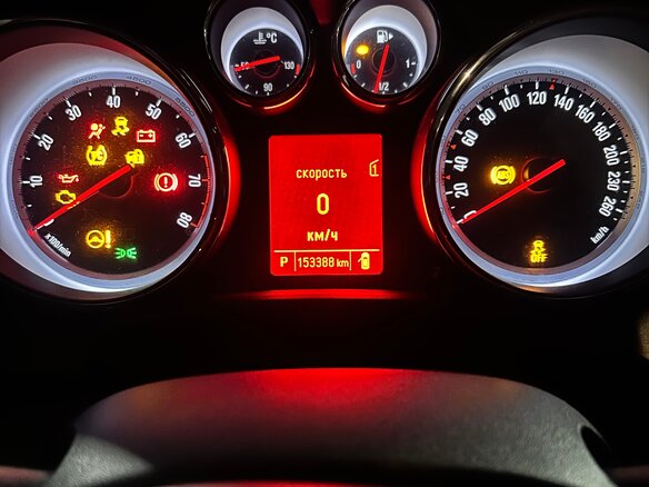 2013 Opel Astra GTC J Рестайлинг, белый - вид 28