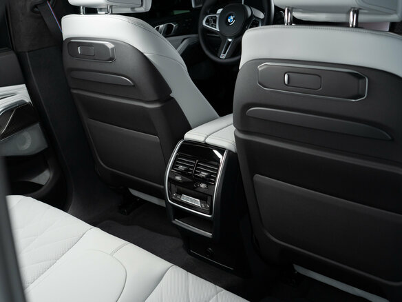 2026 BMW X6 M60i III (G06) Рестайлинг, серебристый, 20990000 рублей - вид 21