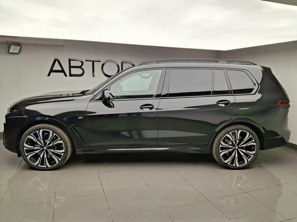 2026 BMW X7 40d I (G07) Рестайлинг, чёрный, 18950000 рублей - вид 1
