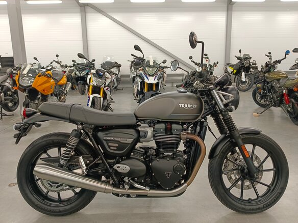 2023 Triumph Speed Twin, зелёный - вид 1