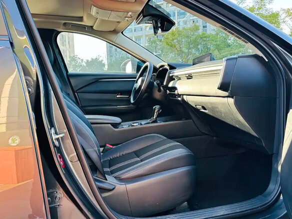 2023 Mazda CX-50, серый, 2200000 рублей - вид 8