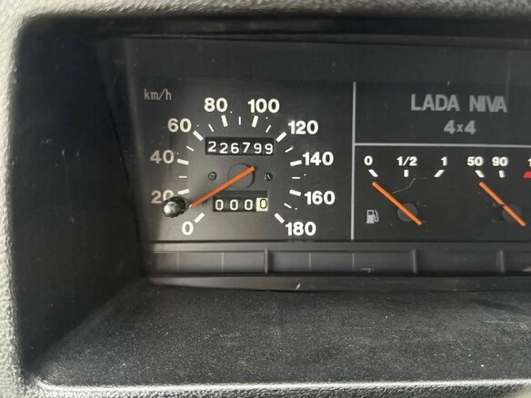 2000 Lada (ВАЗ) 2121 (4x4) I Рестайлинг, чёрный, 300000 рублей - вид 5