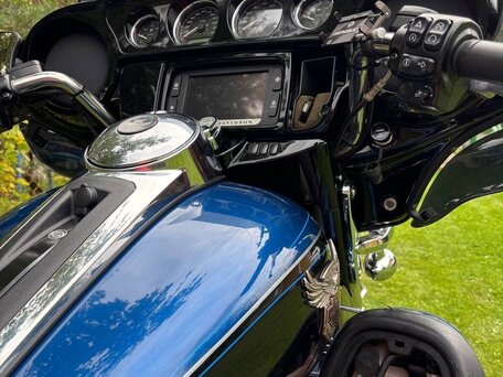 2018 Harley-Davidson Tri Glide, синий, 2550000 рублей, вид 4