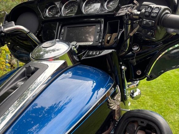 2018 Harley-Davidson Tri Glide, синий, 2550000 рублей - вид 3