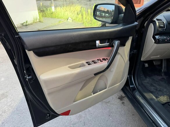 2013 Kia Sorento II Рестайлинг, чёрный, 1460000 рублей - вид 14