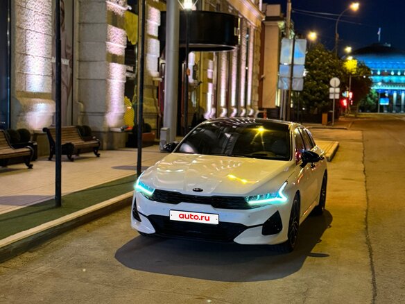 2021 Kia K5 III, белый - вид 10