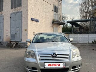2004 Toyota Avensis II, серебристый, 595000 рублей, вид 3