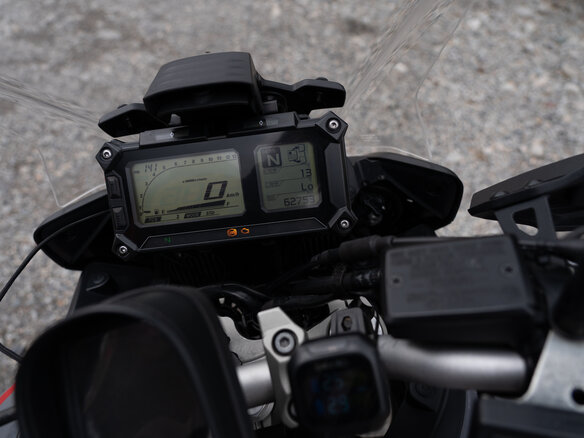2018 Yamaha MT-09 Tracer (FJ-09), серый, 750000 рублей - вид 28