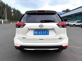 2022 Nissan X-Trail III Рестайлинг, белый, 1700000 рублей, вид 5