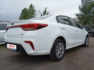 2019 Kia Rio IV, белый, 1253000 рублей, вид 3