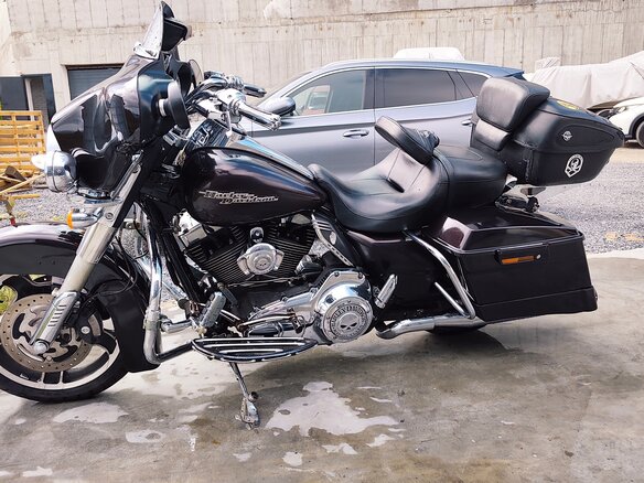 2011 Harley-Davidson Electra Glide, фиолетовый, 610000 рублей - вид 2