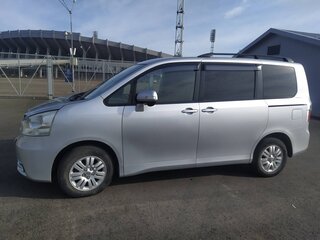 2008 Toyota Noah II (R70), серый, 950000 рублей, вид 3