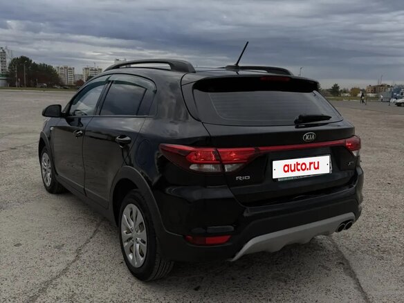 2019 Kia Rio X-Line IV, чёрный, 1400000 рублей - вид 4