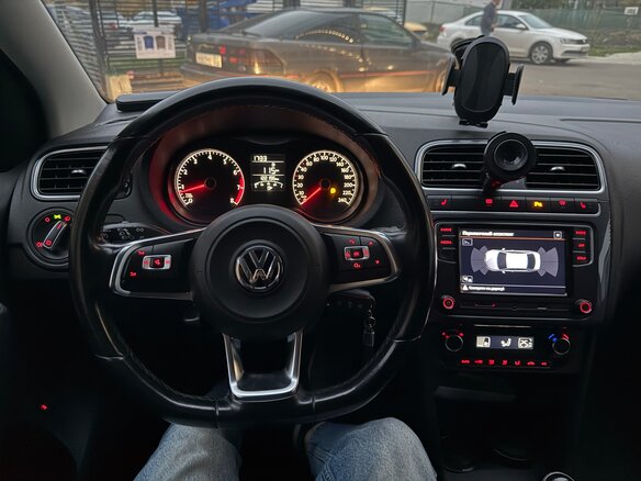 2019 Volkswagen Polo V Рестайлинг, серый, 1220000 рублей - вид 9