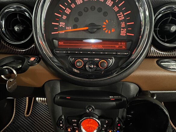 2010 Mini Hatch Cooper S II (R56) Рестайлинг, коричневый, 900000 рублей - вид 15