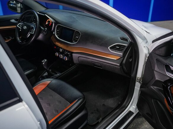 2024 Lada (ВАЗ) Vesta SW I Рестайлинг (NG), белый - вид 12