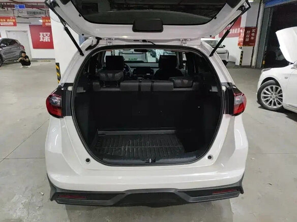 2026 Honda Fit IV Рестайлинг 2, белый, 1450000 рублей - вид 4