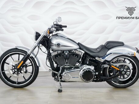 2015 Harley-Davidson Breakout, серебристый, 1525000 рублей, вид 2
