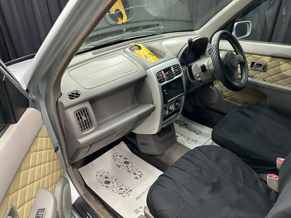 2001 Nissan Cube I Рестайлинг (Z10), серый, 199999 рублей - вид 12