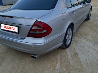 2004 Mercedes-Benz E-Класс 320 III (W211, S211), серебристый, 1300000 рублей, вид 4