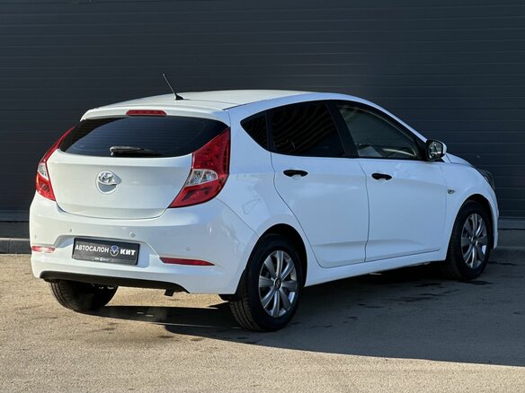 2015 Hyundai Solaris I Рестайлинг, белый, 999000 рублей - вид 5