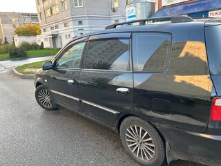 2005 Kia Carens I (RS) Рестайлинг, чёрный, 350000 рублей, вид 2