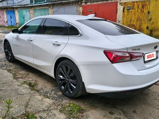 2020 Chevrolet Malibu IX Рестайлинг, белый, 1450000 рублей, вид 3