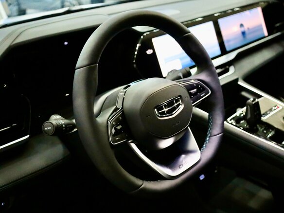2026 Geely Monjaro I Рестайлинг, серебристый - вид 11