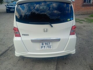 2010 Honda Freed Spike I Рестайлинг, белый, 1050000 рублей, вид 3