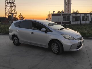 2013 Toyota Prius Alpha I (ZVW40/41), серый, 1260000 рублей, вид 4