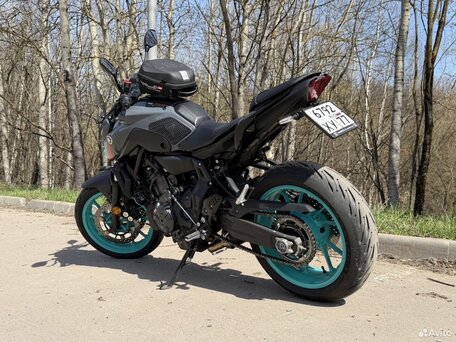 2022 Yamaha MT-07 (FZ-07), серый, 990000 рублей, вид 2