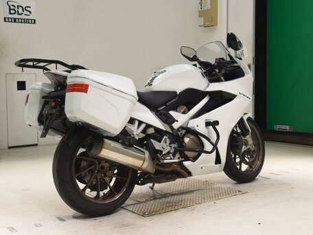 2015 Honda VFR 800, белый, 717000 рублей, вид 5