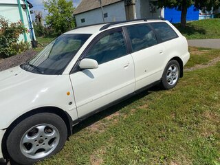 1997 Audi A4 I (B5), белый, 350000 рублей, вид 5